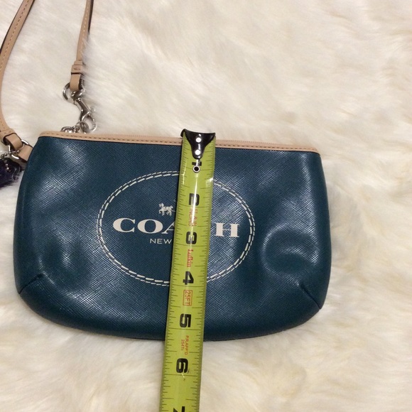 New Coach Logo Green Saffiano Leather Bag Wristlet Authentic - Picture 6 of 10